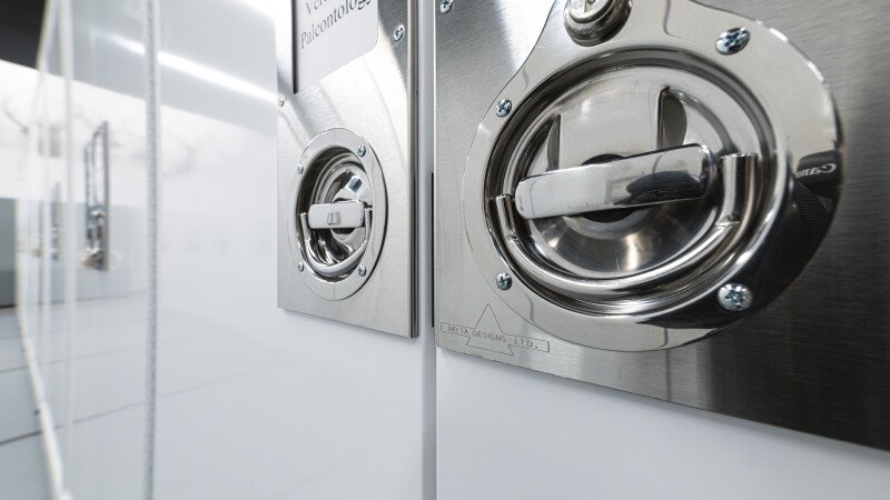 Delta cabinets