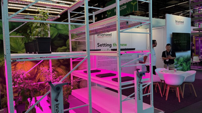 Mobile grow racks at Greentech
