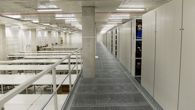 350 000 föremål i 39 depåer i en byggnad från fyra museer